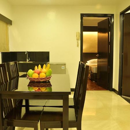 Richville Hotel Mandaluyong Exterior foto