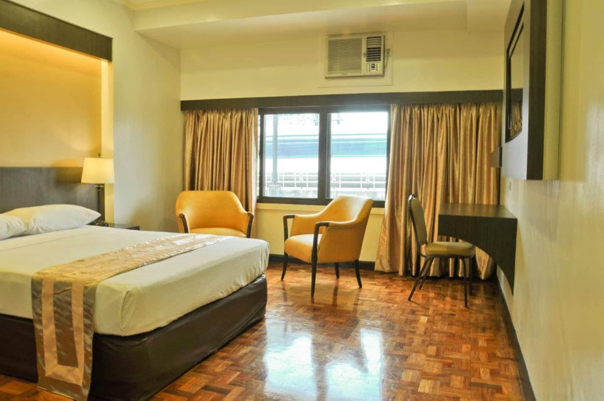 Richville Hotel Mandaluyong Exterior foto