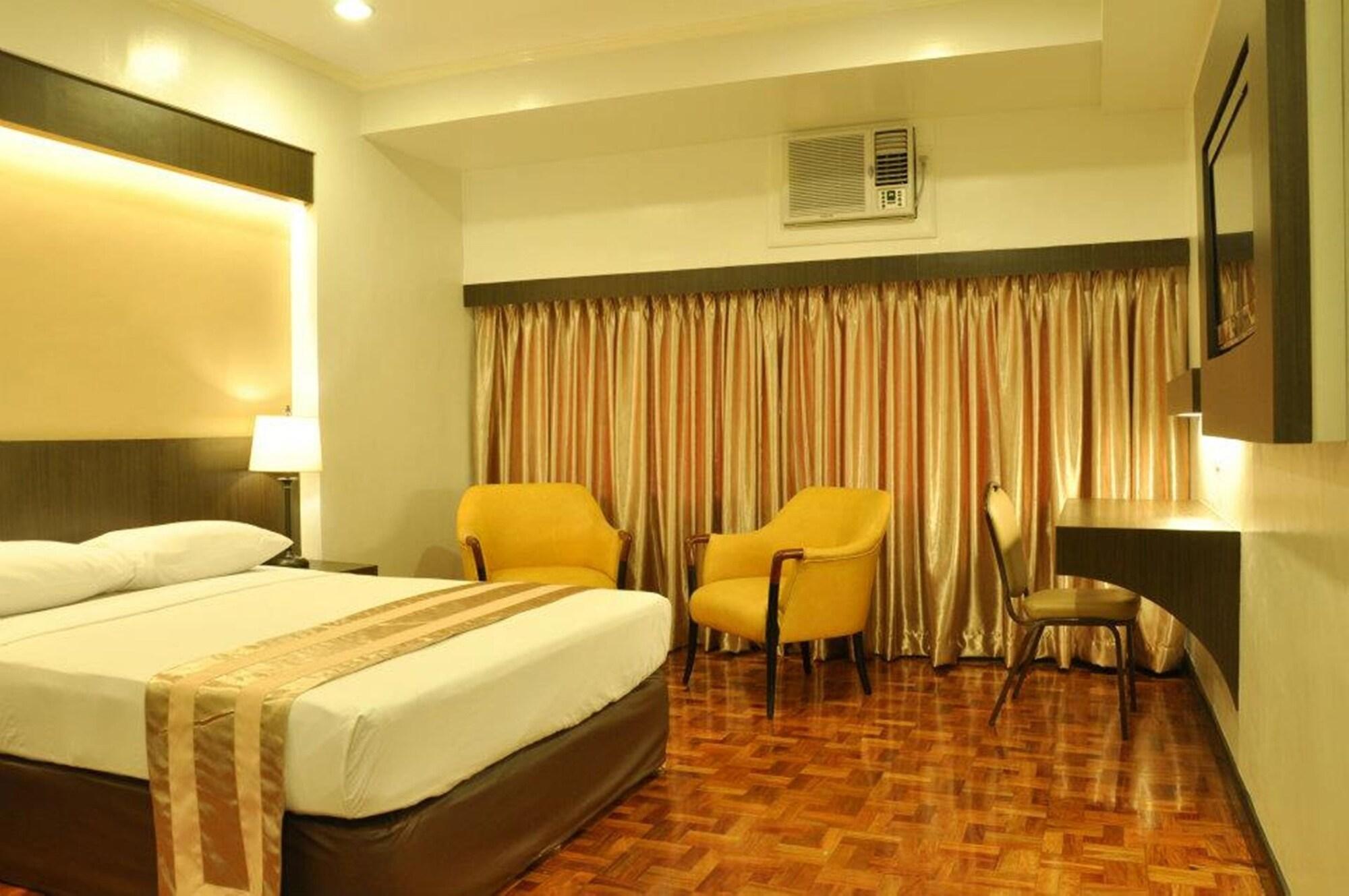 Richville Hotel Mandaluyong Exterior foto