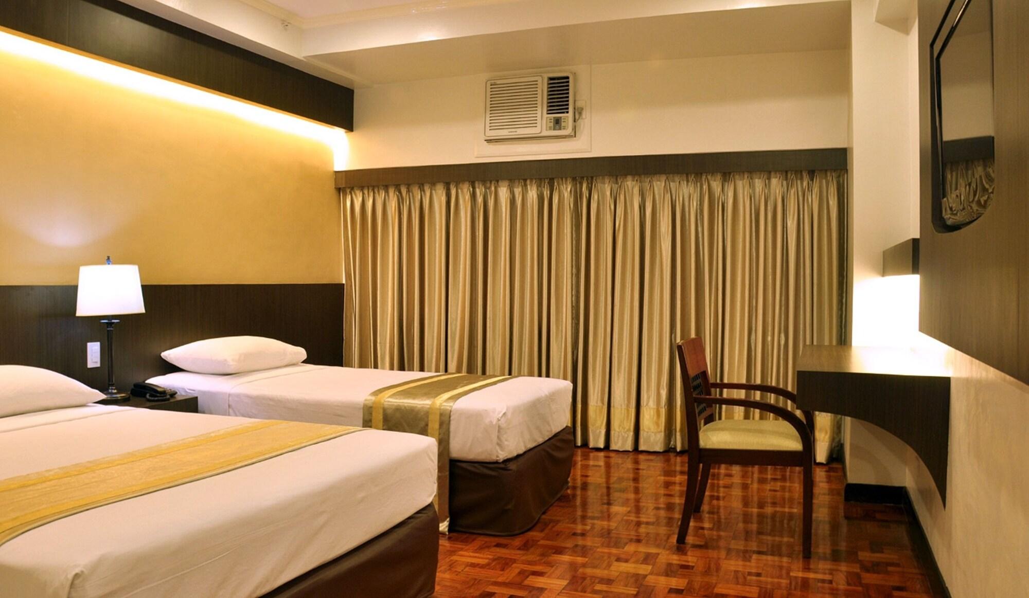 Richville Hotel Mandaluyong Exterior foto