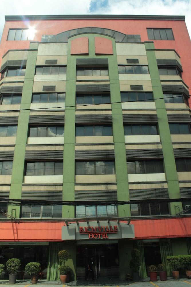 Richville Hotel Mandaluyong Exterior foto
