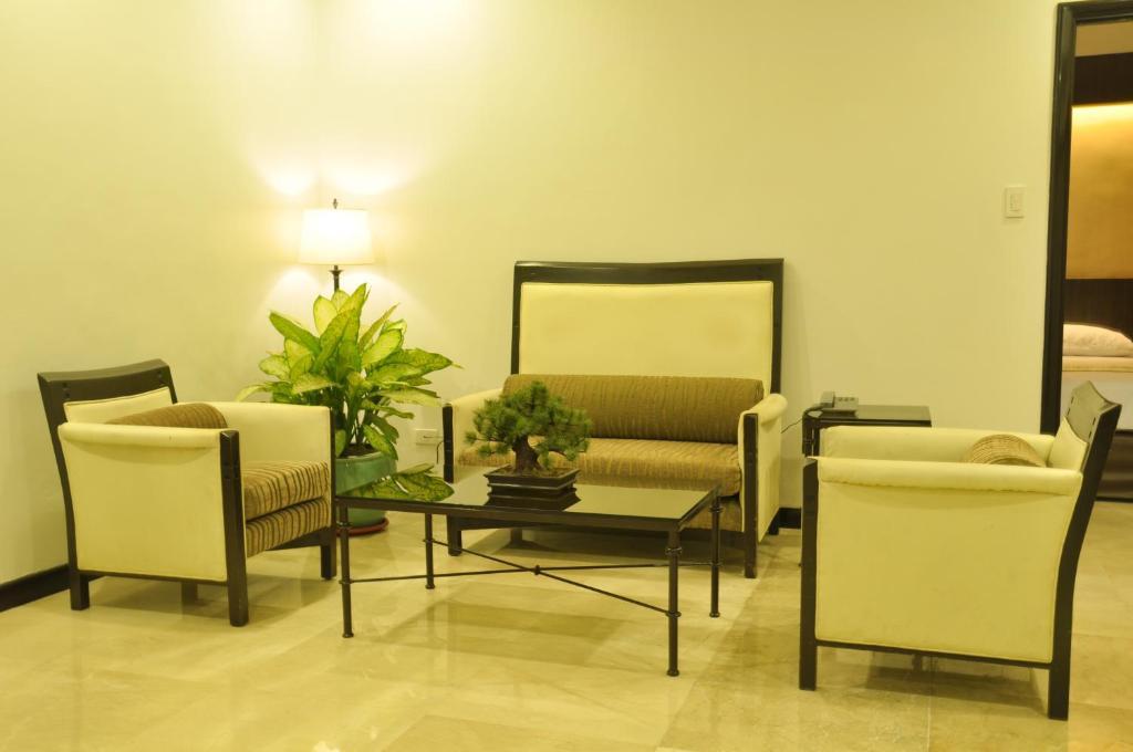 Richville Hotel Mandaluyong Exterior foto