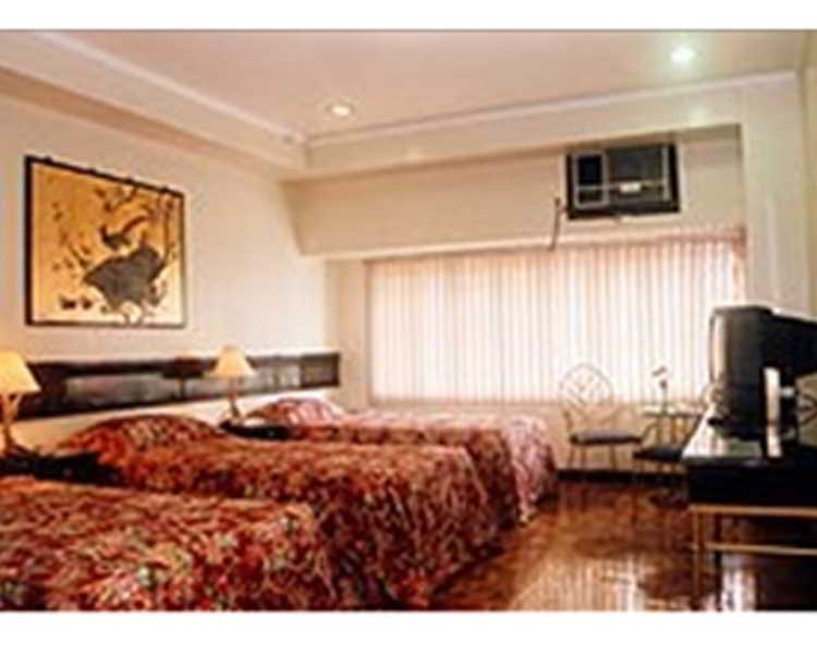 Richville Hotel Mandaluyong Exterior foto