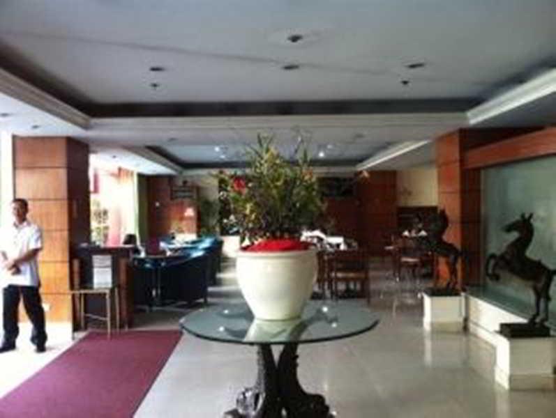 Richville Hotel Mandaluyong Exterior foto