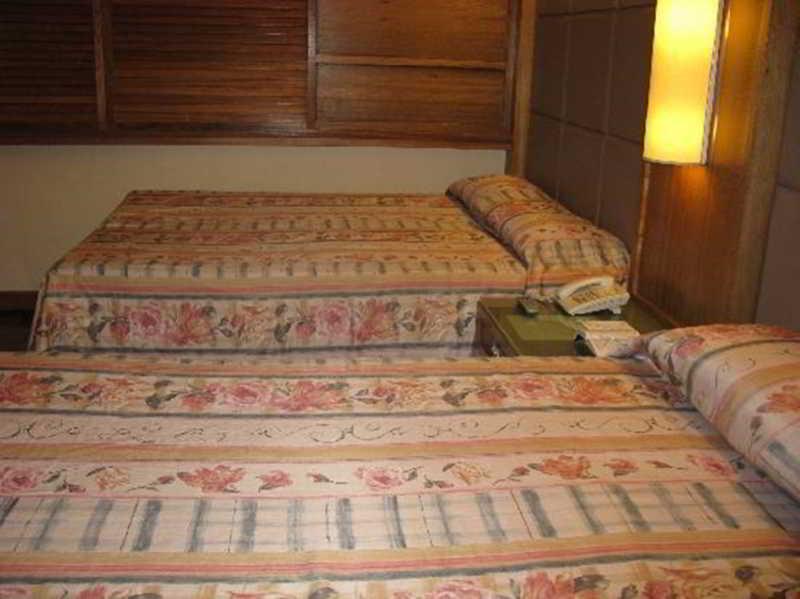 Richville Hotel Mandaluyong Exterior foto