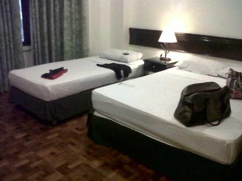 Richville Hotel Mandaluyong Exterior foto