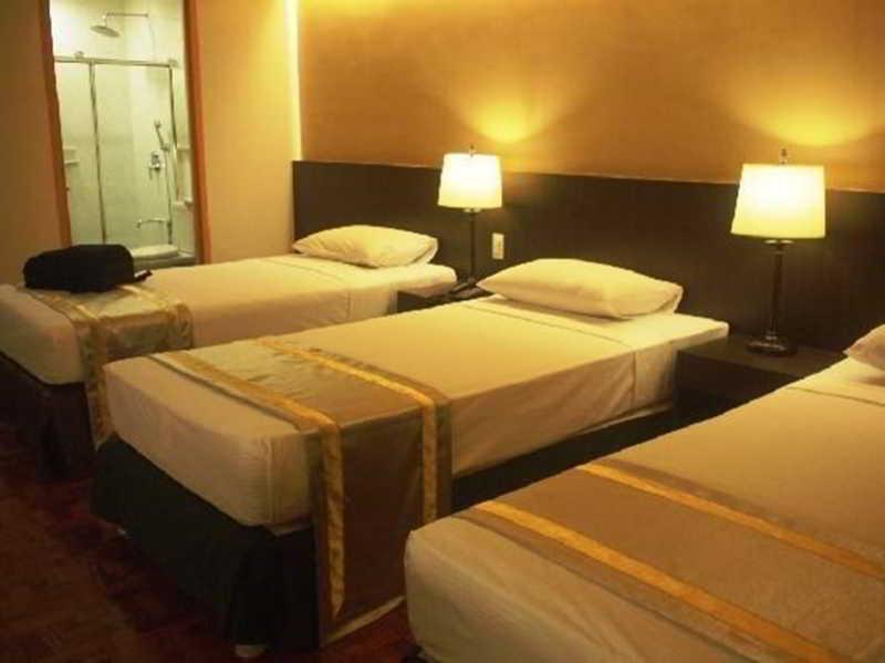 Richville Hotel Mandaluyong Exterior foto