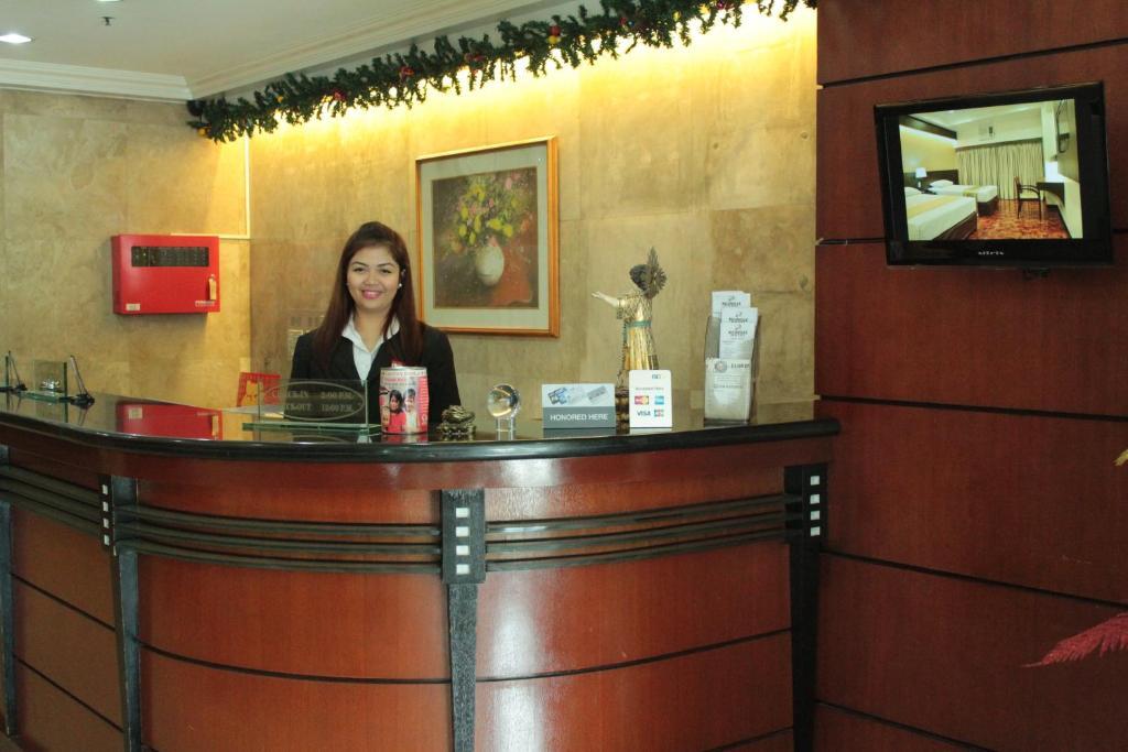 Richville Hotel Mandaluyong Exterior foto